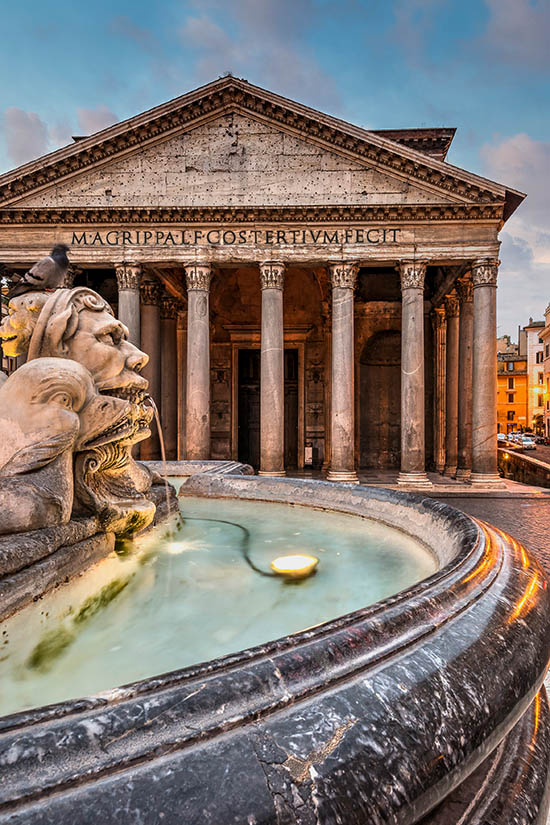Pantheon und Brunnen an der Piazza della Rotonda, Rom, Italien, Städtereise nach Rom